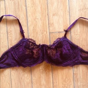 Super cute never worn Victoria’s Secret Bra💜